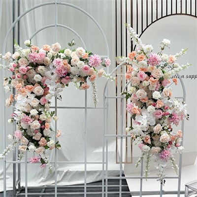 Pergolato floreale per matrimonio